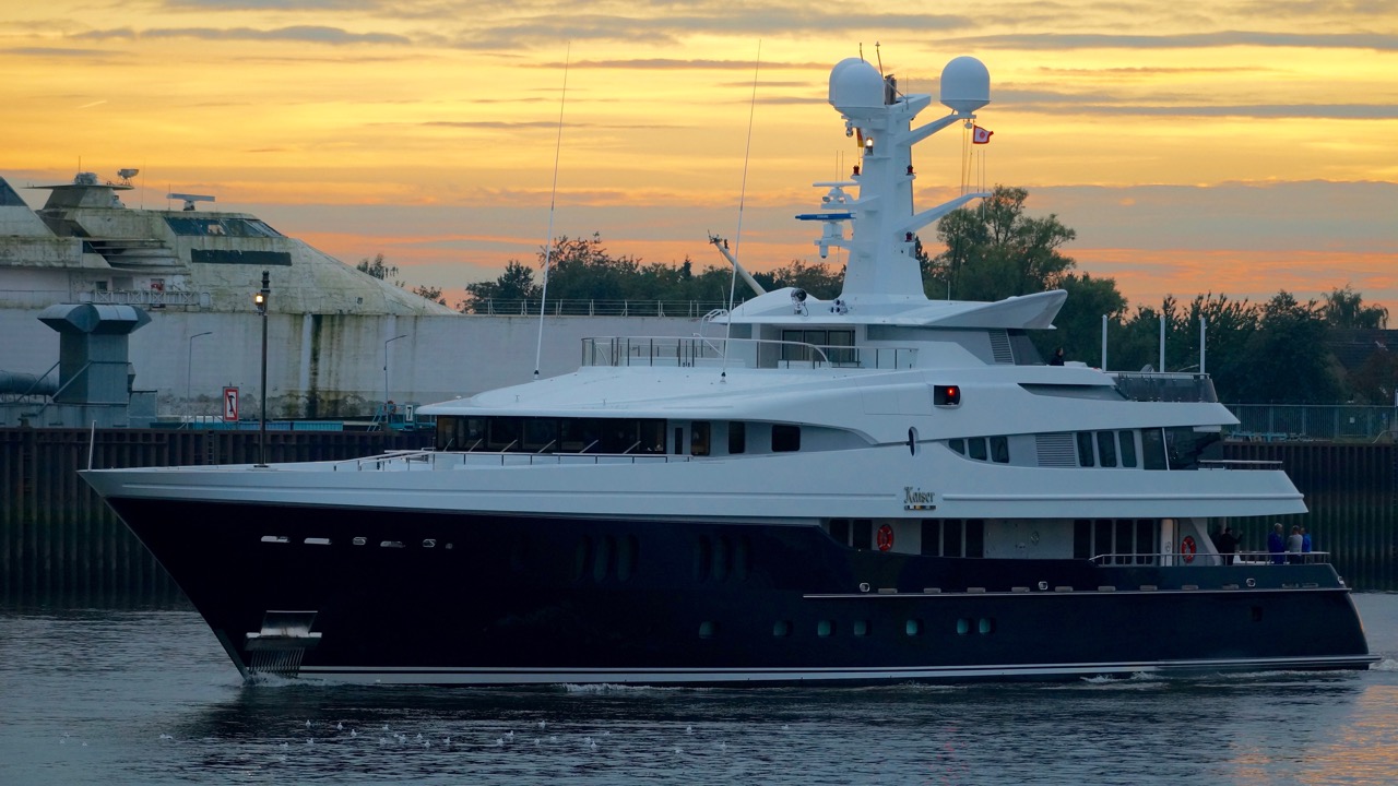 kaiser yacht